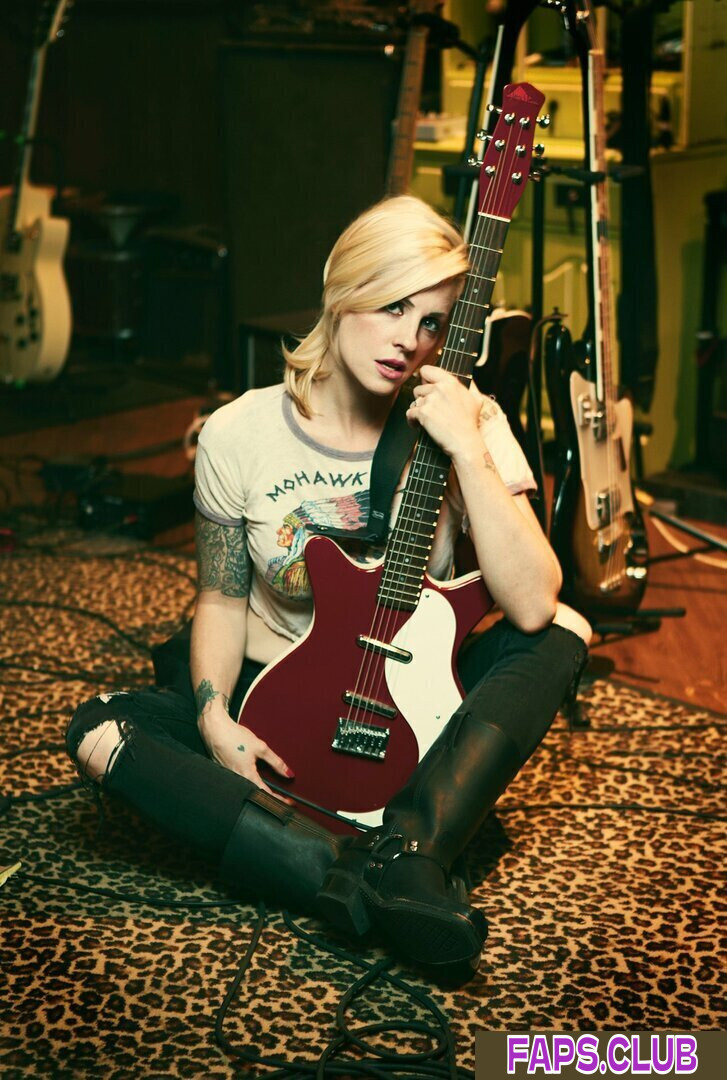 Brody Dalle photo #11 - Faps