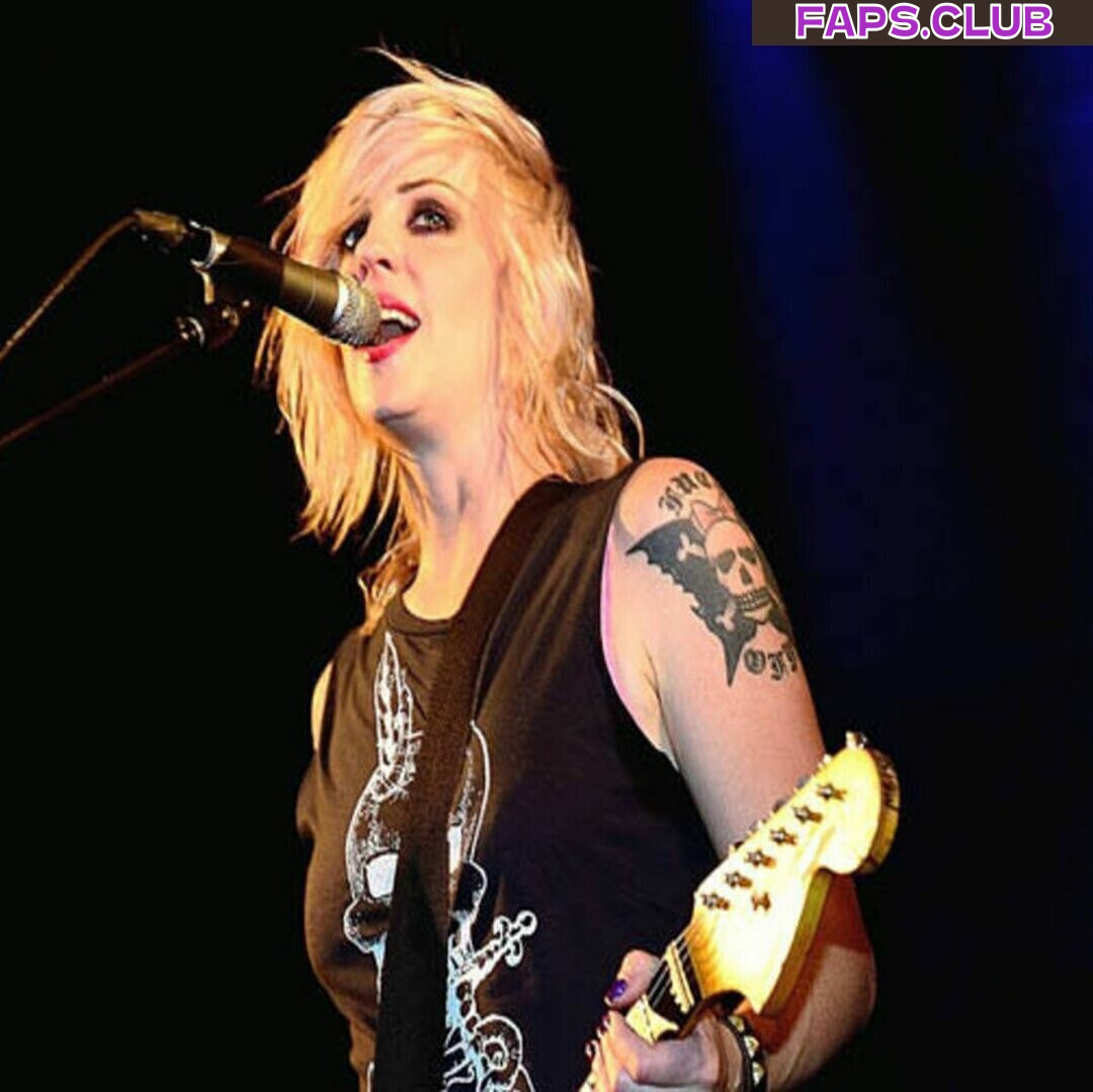 Brody Dalle photo #8 - Faps