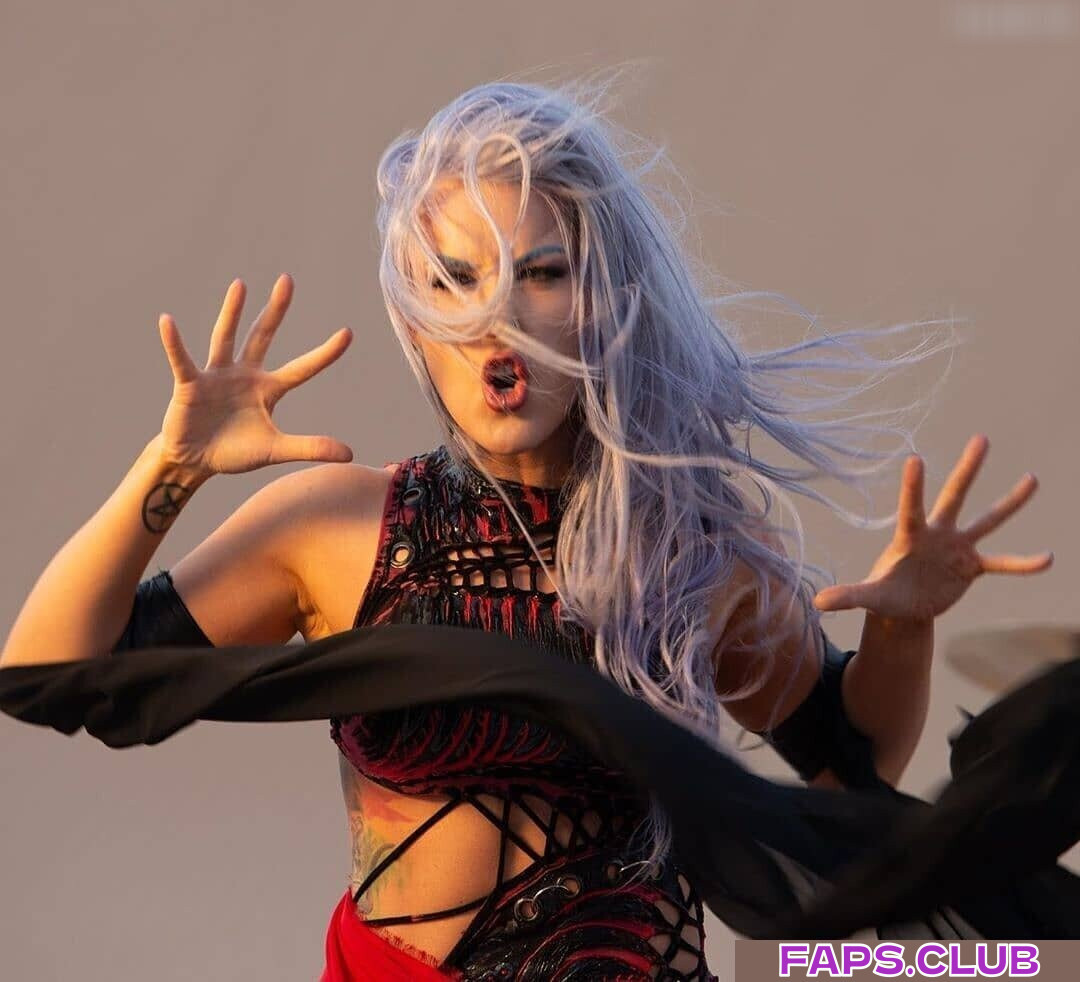 Alissa White-Gluz photo #5 - Faps