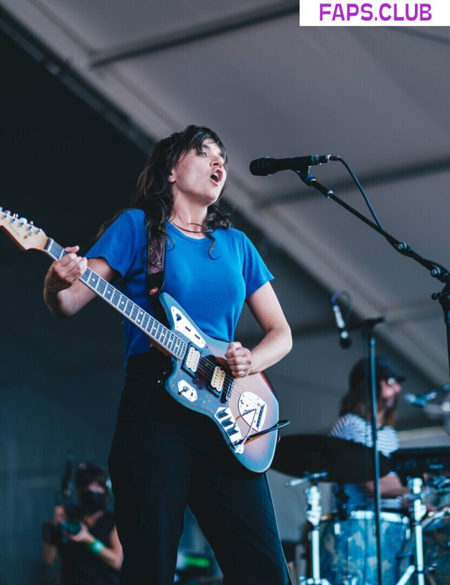 Courtney Barnett photo #20 - Faps