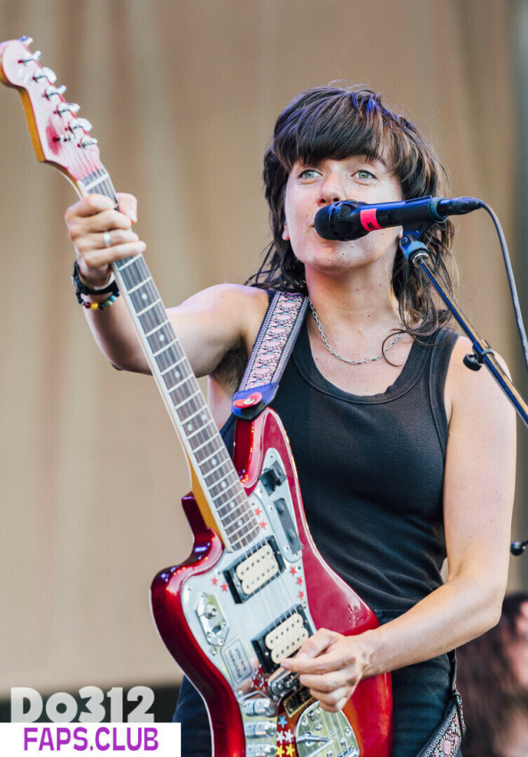 Courtney Barnett photo #10 - Faps