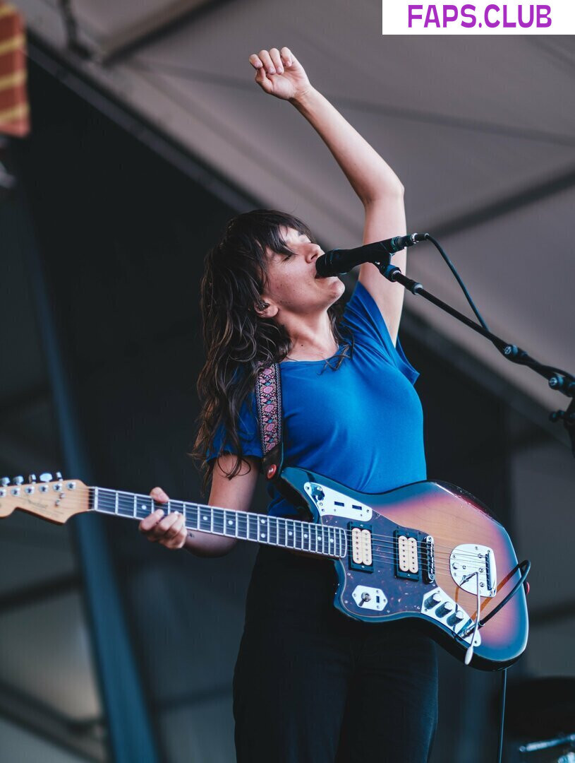 Courtney Barnett photo #8 - Faps