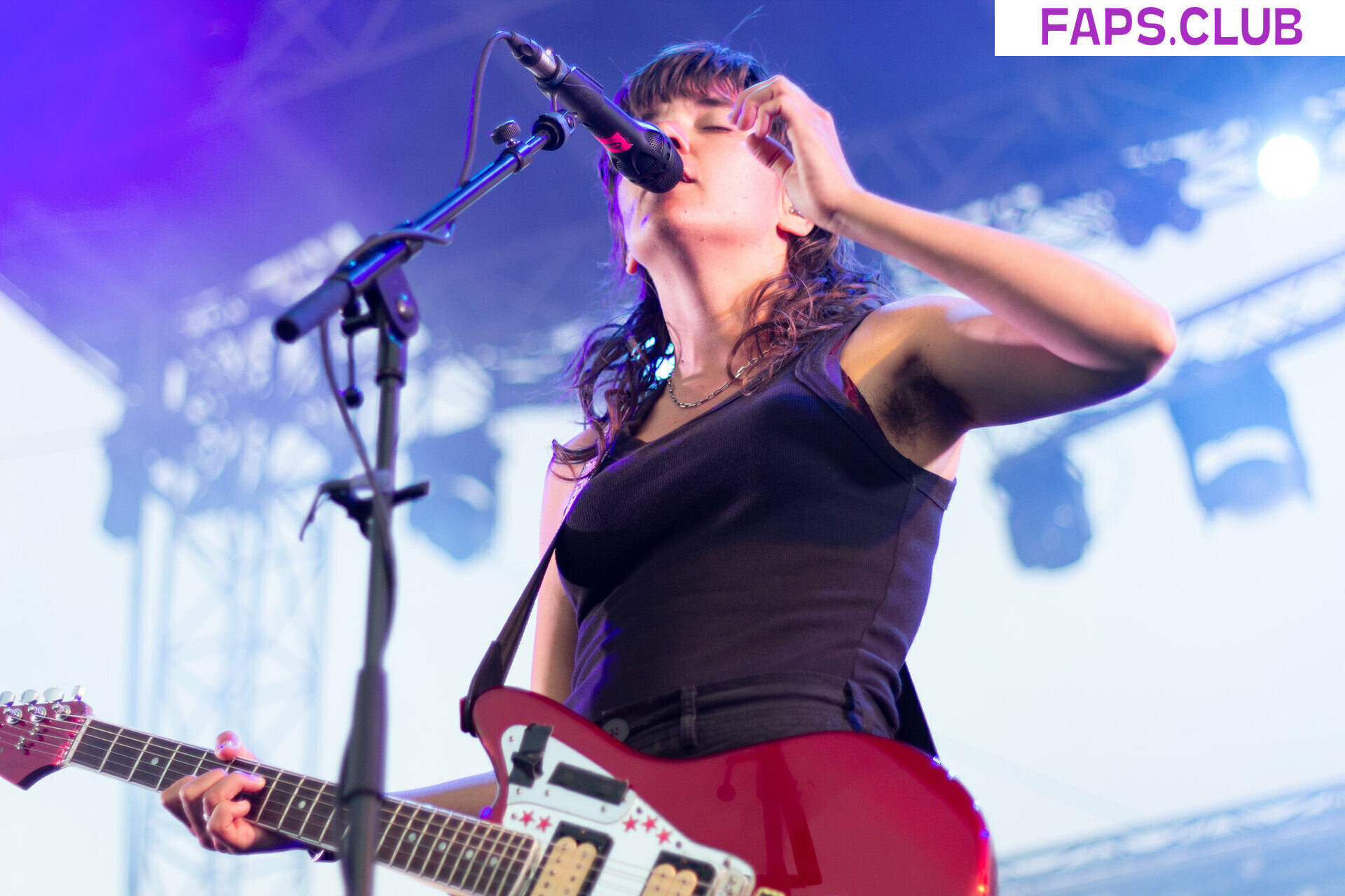 Courtney Barnett photo #17 - Faps