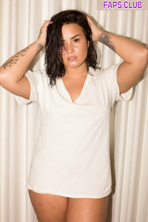 Demi Lavato photo #2 - Faps