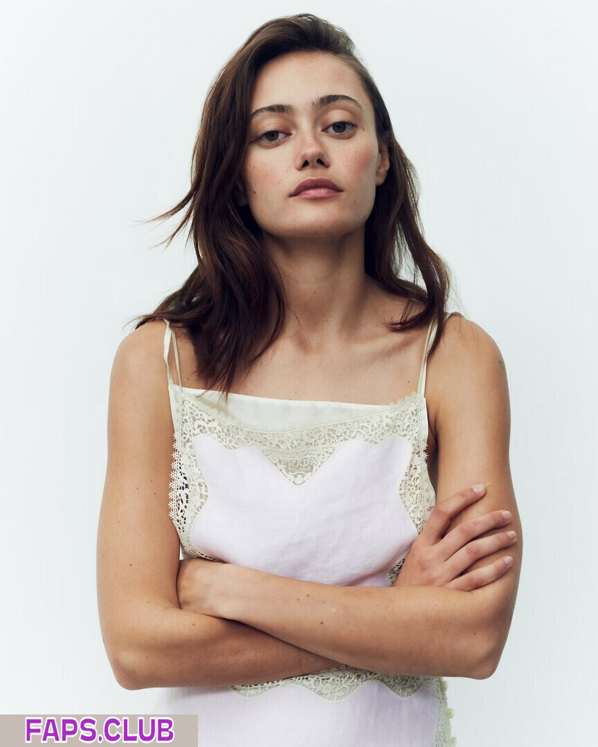 Ella Purnell Fake photo #7 - Faps