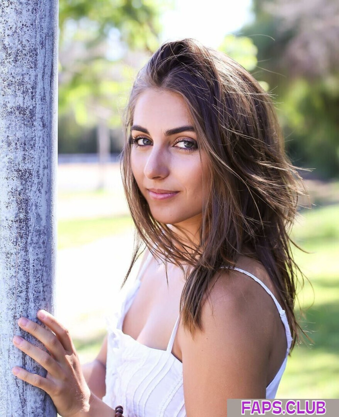 Emilia Hartford photo #9 - Faps