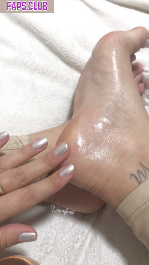 Evi Feet photo #16 - Faps