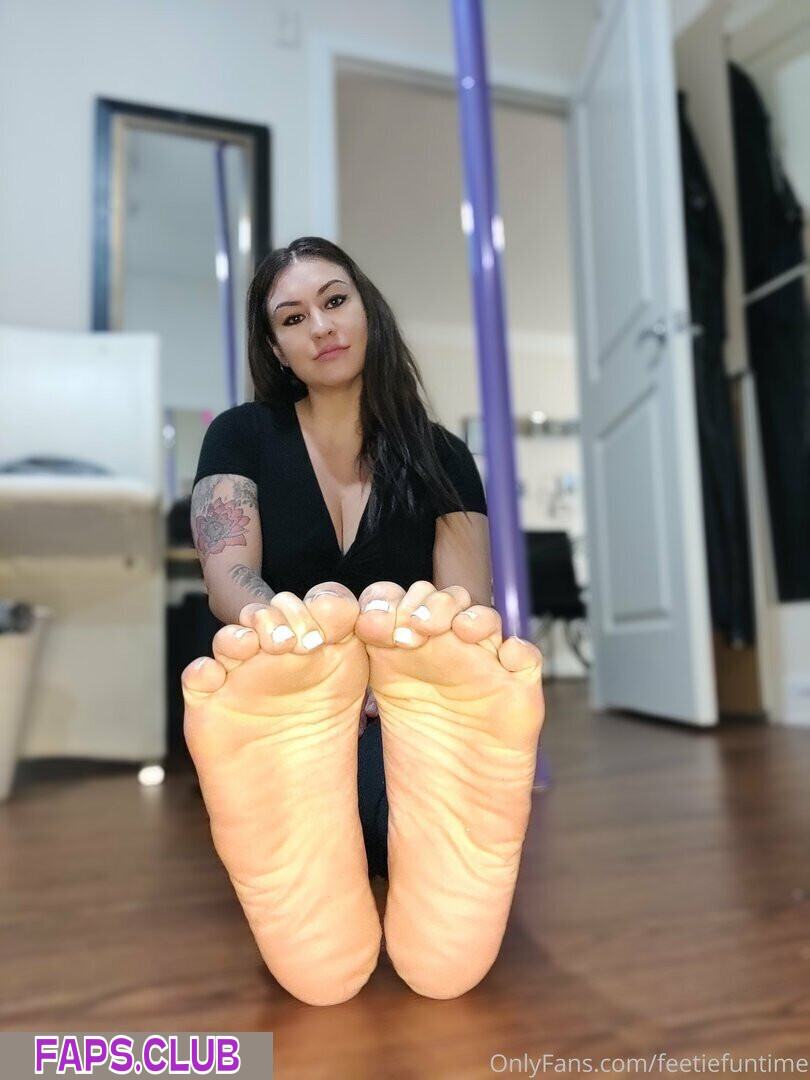 Feetiefuntime photo #1 - Faps