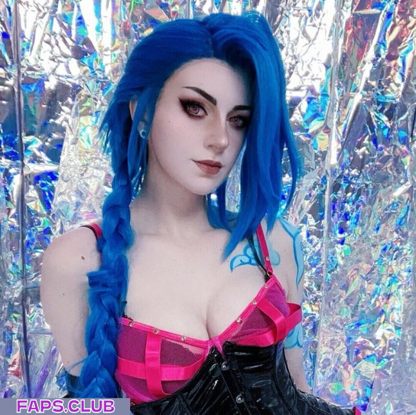 Glitchyroguecosplay avatar