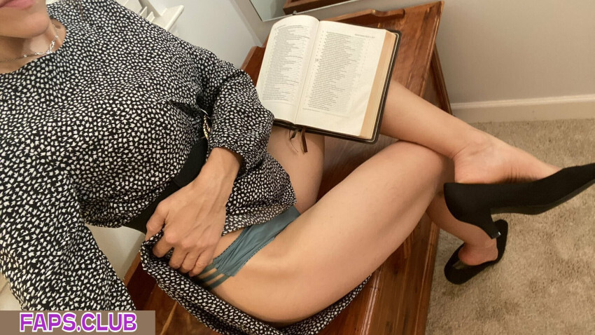 Holyhotwife avatar