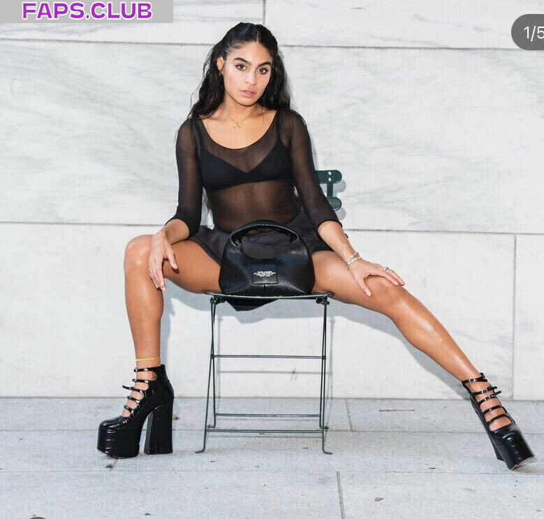 Jessie Reyez photo #3 - Faps