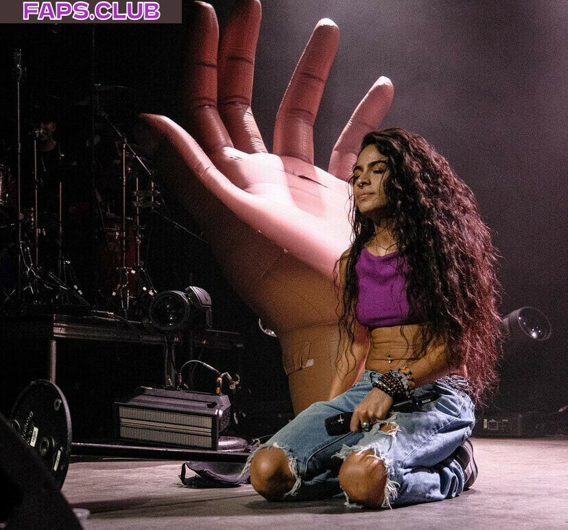 Jessie Reyez photo #9 - Faps