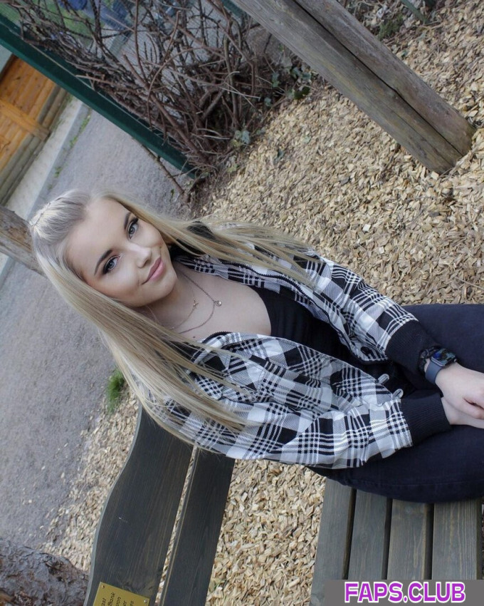 Laura photo #126 - Faps