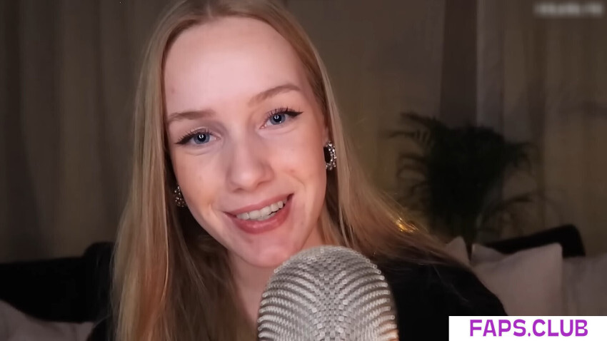 Nadine von relaxASMR photo #11 - Faps