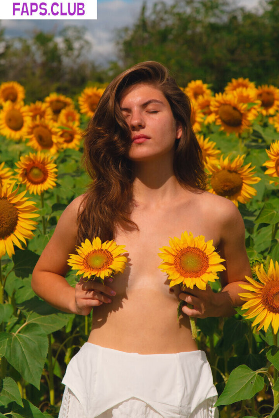 Nakedsunflower photo #30 - Faps