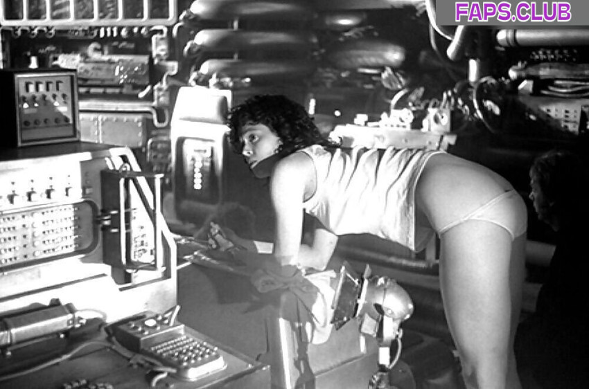 Sigourney Weaver photo #108 - Faps