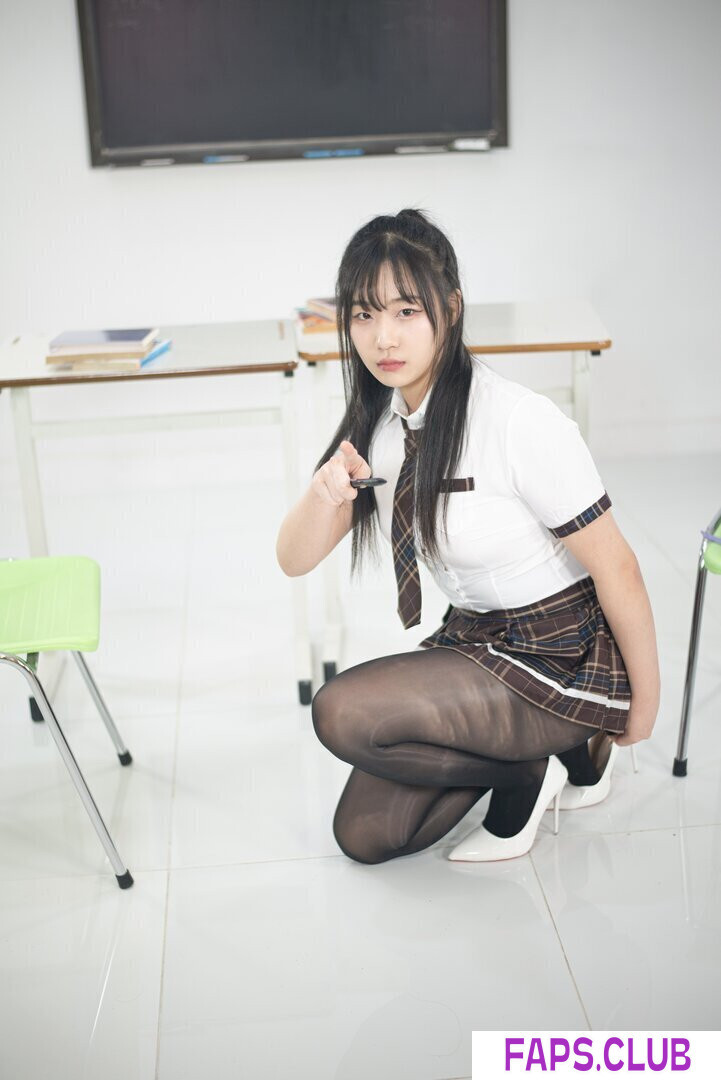 STUDIO 봄(SPRING) photo #26 - Faps