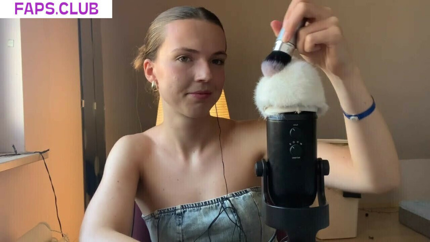 Lynn ASMR photo #2 - Faps