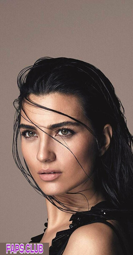 Tuba Buyukustun photo #2 - Faps