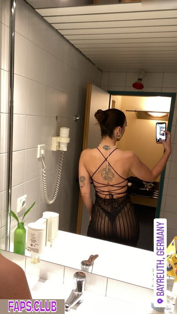 Val photo #118 - Faps