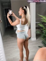 therealbrittfit-nude-leaked-onlyfans-13-onlyfaps.club_-580x773.jpg